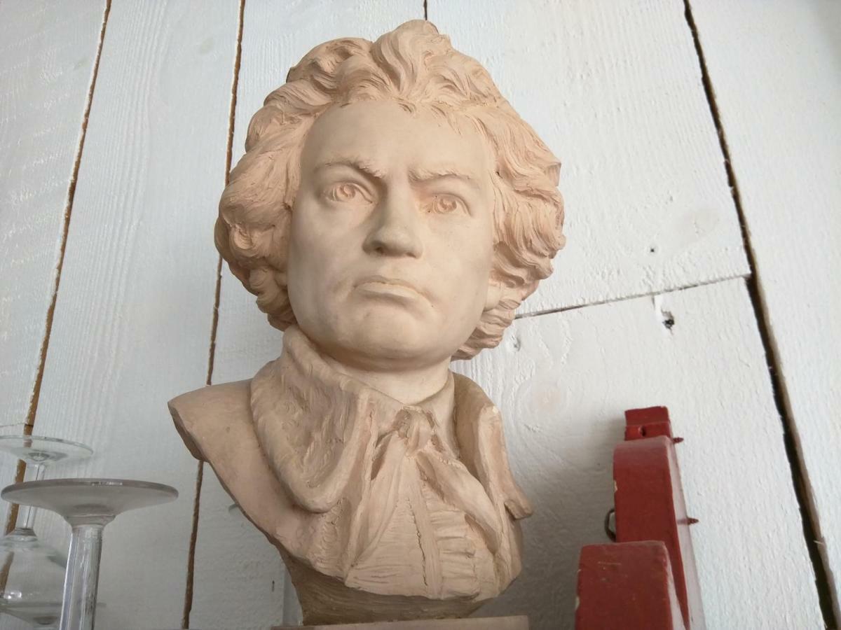 ホテル Hote Antique ブリニョガン・プラージュ エクステリア 写真
